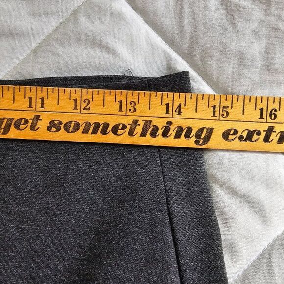 EUC VINCE CAMUTO DARK GREY FITTED PENCIL SKIRT SIZE SMALL - Picture 10 of 12